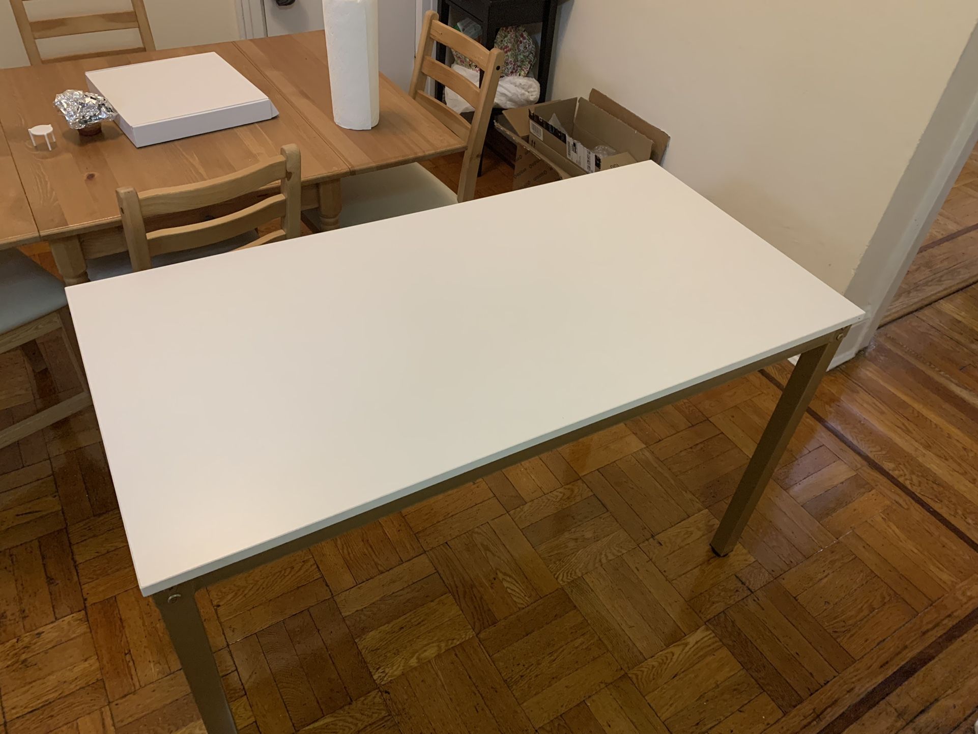 LIKE NEW WORK DESK TABLE