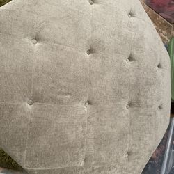 Cushion hide away shoe keeper