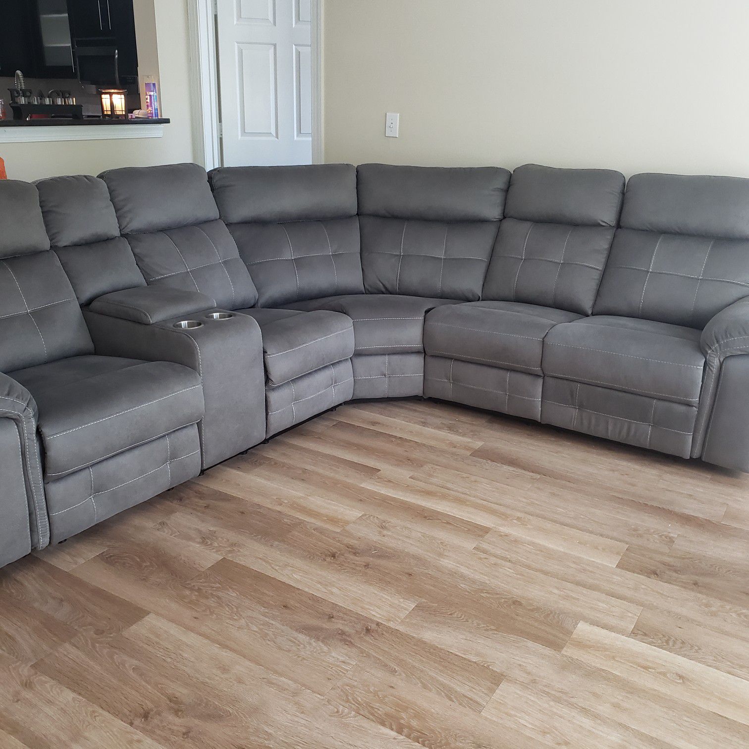Gray Reclining Sectional w/Cup Holders, Console
