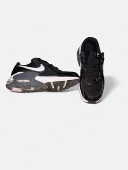 Nike Air Max Sneakers Black and White