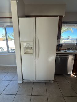 Whirlpool Fridge - Everything Works!