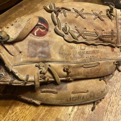 San Diego Padres Ozzie Smith Autographed Rawlings Glove 13” RHT