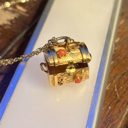 Vintage "treasure chest" 18K Gold Charm necklace 