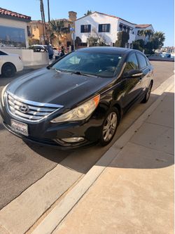 2012 Hyundai Sonora SEL package
