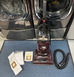 Hoover WindTunnel Deluxe Upright Vacuum (Model U5465-900) + 11 New Bag -