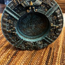 Vintage Green Crushed Malachite Stone Aztec Mayan Calendar Ashtray