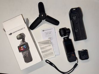 DJI Osmo Pocket 3 Camera + mini tripod