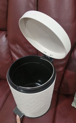 Basurero Moderno para Baño o Oficina rosado claro