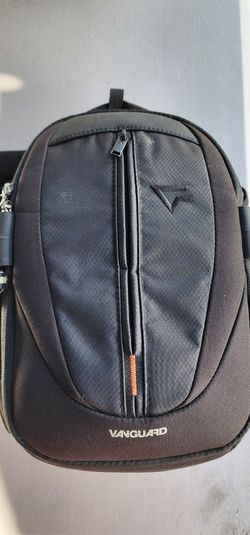 
Vanguard Up-rise 34 Zoom Expandable Camera Sling Bag -Black


