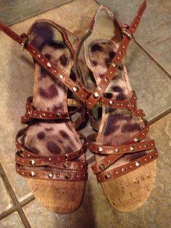 Women's guess wedges 9.5