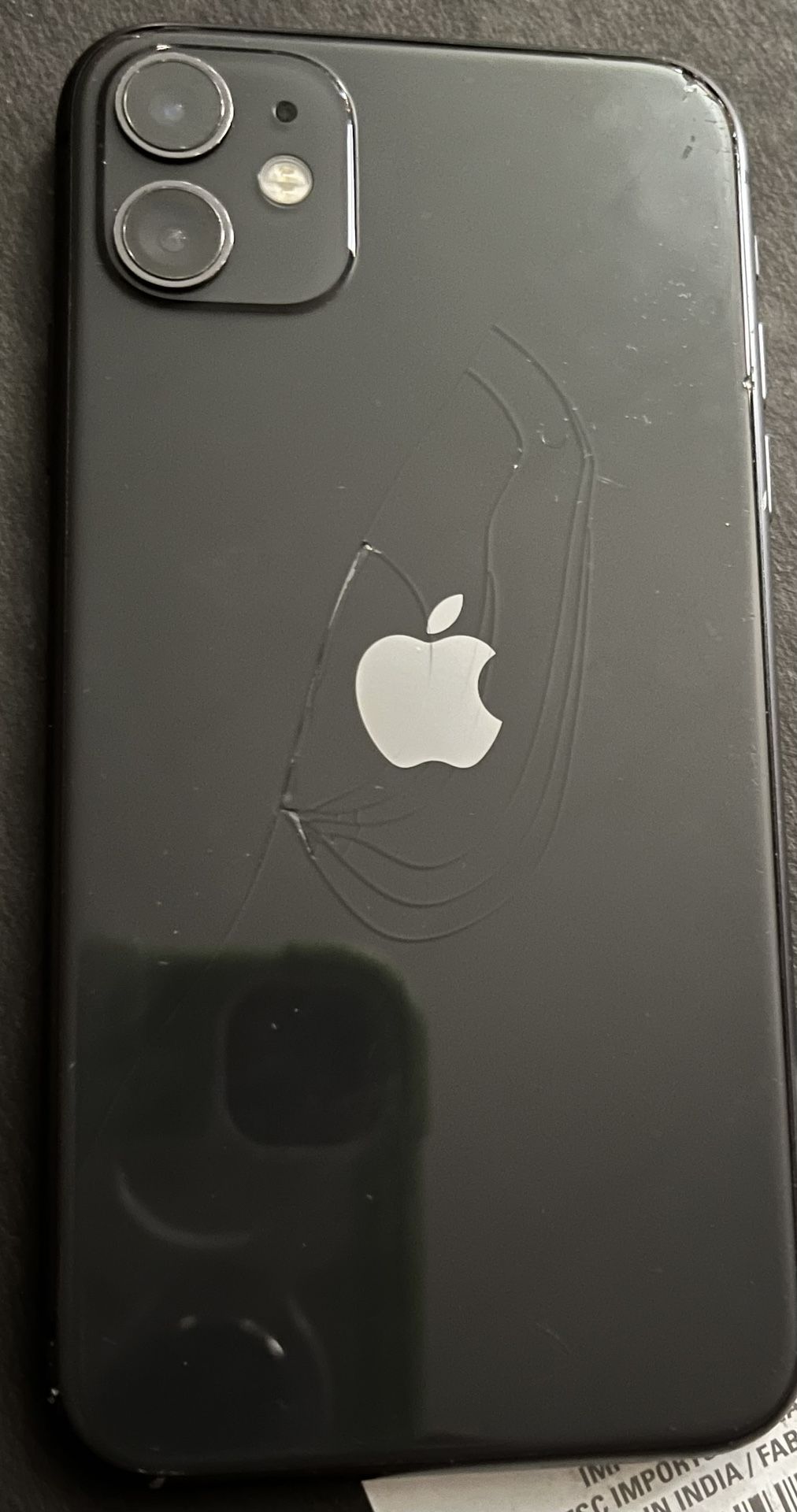 iPhone 11 β 128GB β Unlocked β Cracked Screen