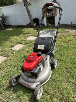 Lawnmower Honda HRR216 Gas Lawn Mower