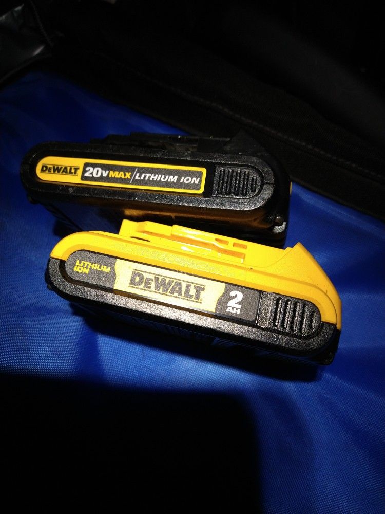 DeWalt 1.5 And 2 Amp Battery