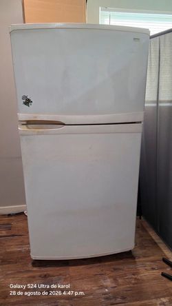 Kenmore  Elite Refrigerator good condition