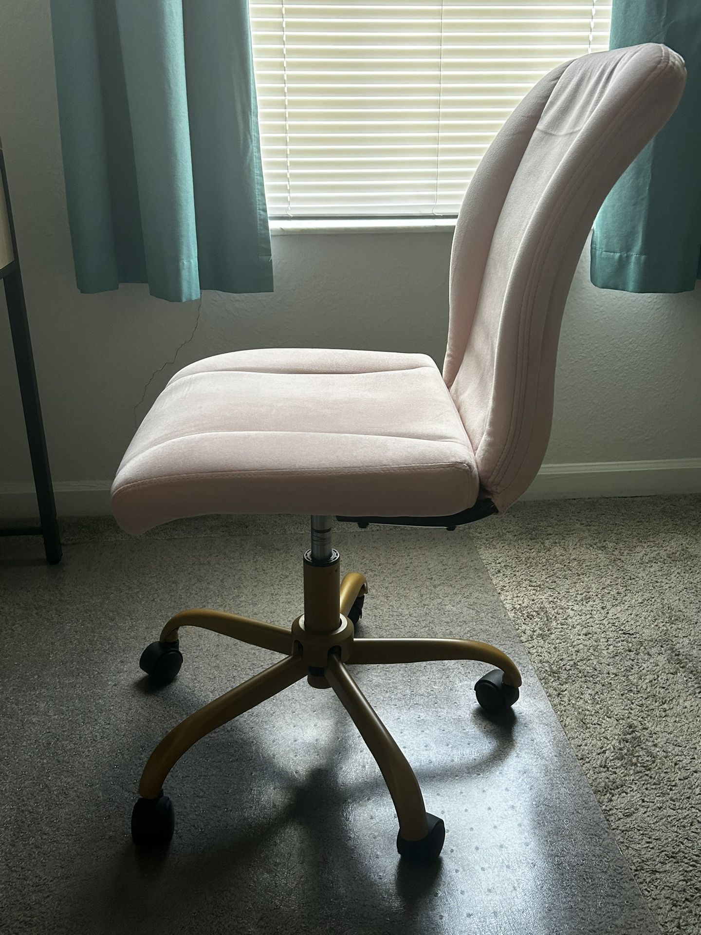 Blush Pink Velvet Chair