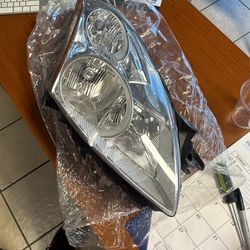 2011 Nissan Altima Passenger Headlight
