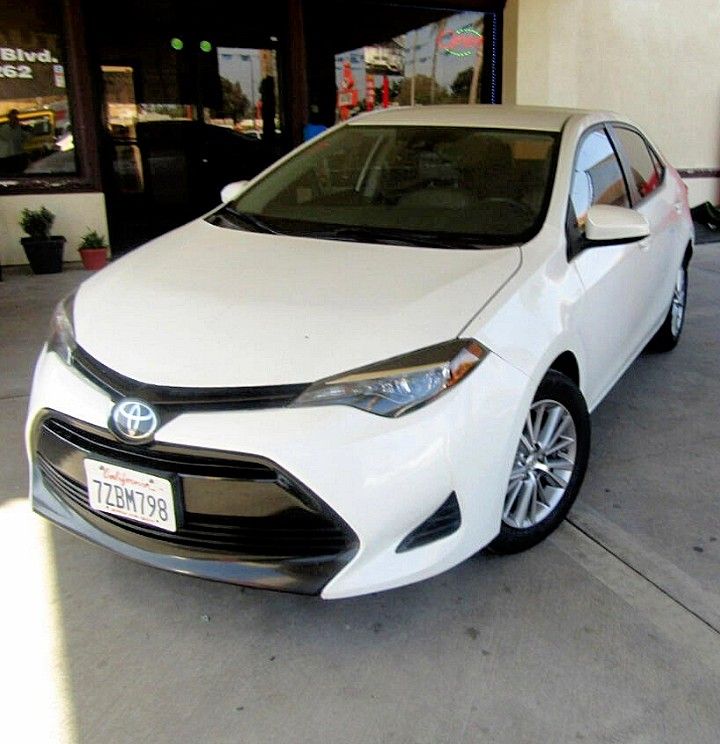 2017 ToyotCorolla LCVT