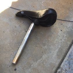 Schwinn Bike Saddle With Post 