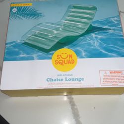 Chaise Lounge Pool Chair With Built In Cup Holder