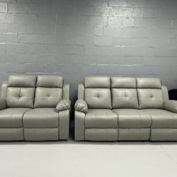 Sofá And Loveseat With Reclainers 
