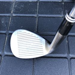 Cleveland CG15 56 degree w/ zip grooves
