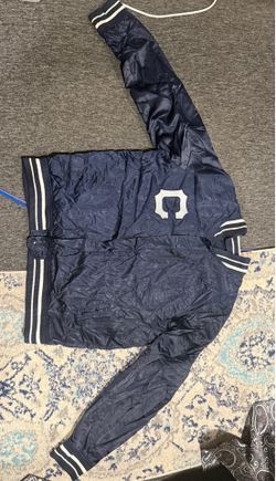 UConn Huskies Vintage Jacket - Size XL