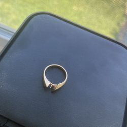 14k Ring Size 5.5 Missing Pearl 