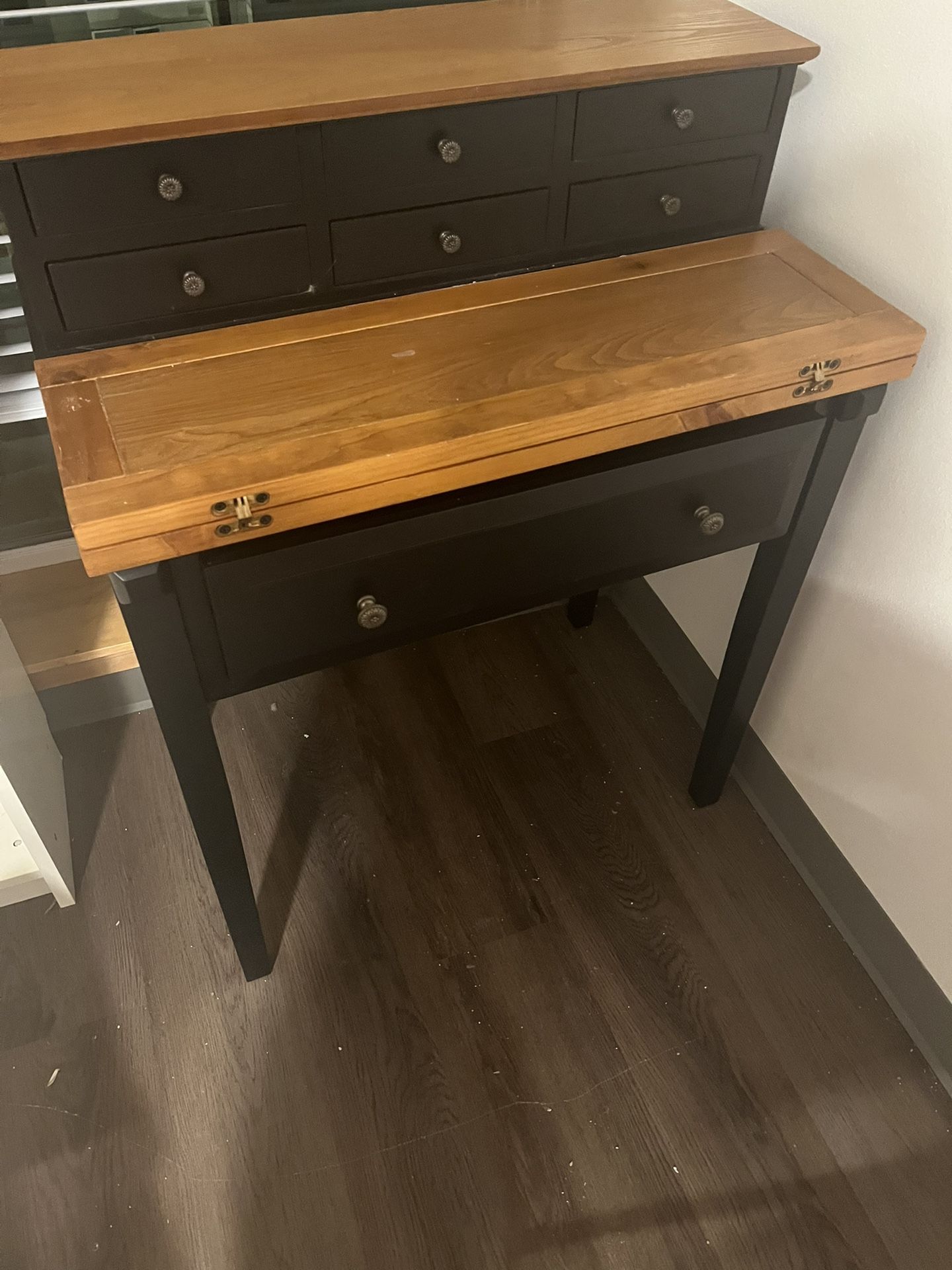 Fold-Out Desk for Small Spaces – Great Condition!