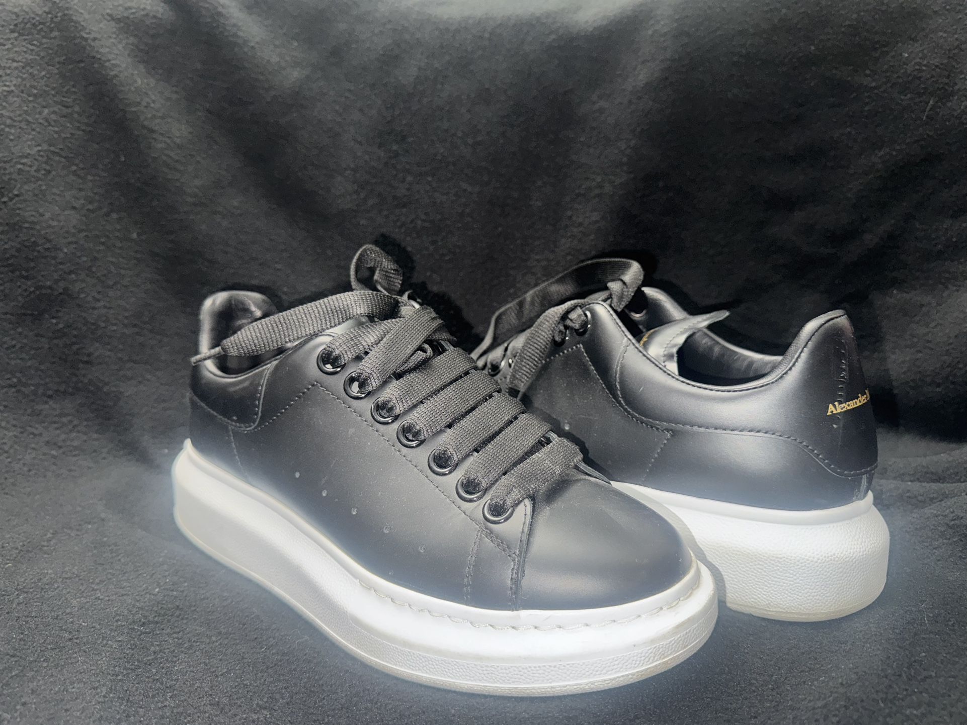 Alexander McQueen Oversized Sneakers – Black Leather – Authentic – Size 7