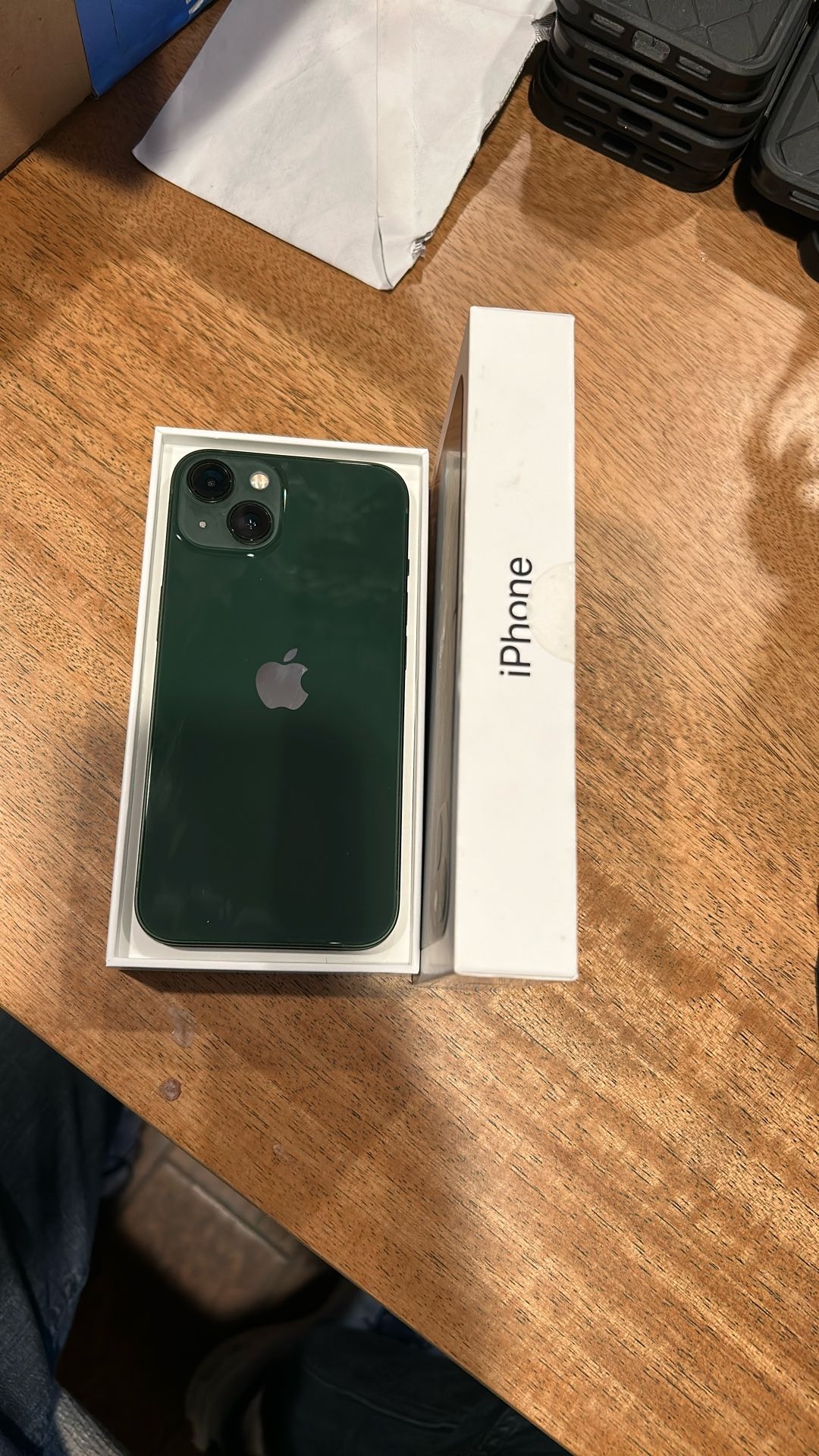 Like new iPhone 13 128gb Green 99% battery health, Fully Unlocked For All Carriers, with screen protectors & case, box (Plz read Description before m