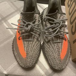 Yeezy 350 Carbon Beluga Size 9.5