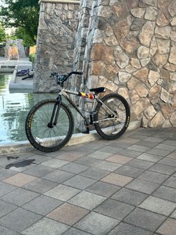 Throne goon 29’ $600