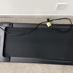 Lichico Walking Pad Under-Desk Treadmill — Compact, Quiet & Like New