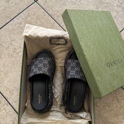Gucci sandal Size 37 