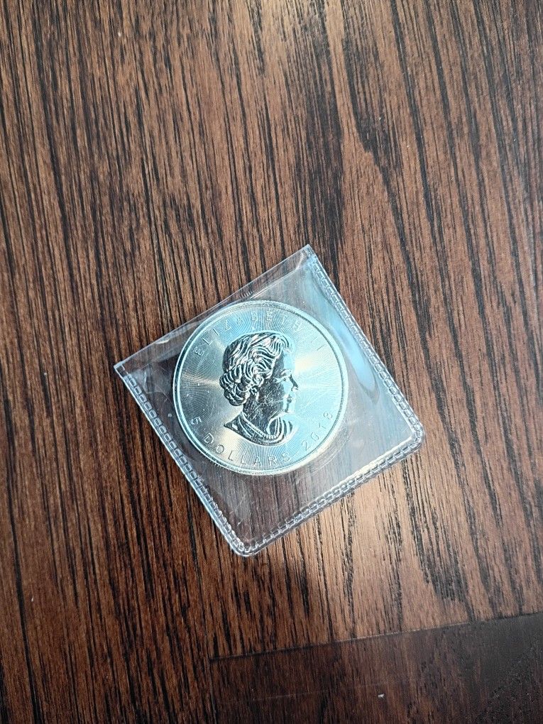 Canadian 5 Dollar Silver Coin