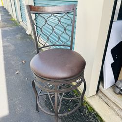 Swivel Chair $40