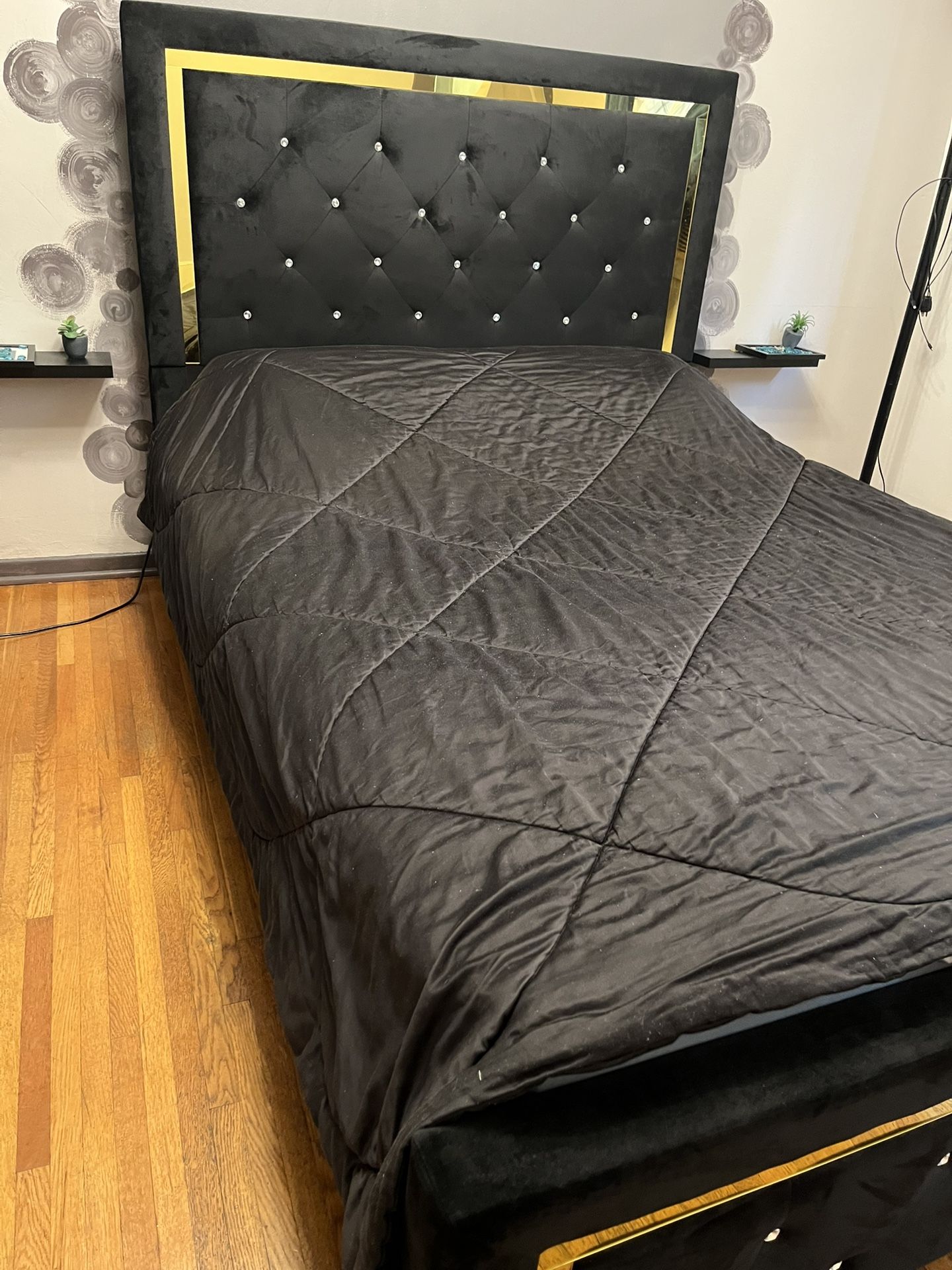 Queen size bed