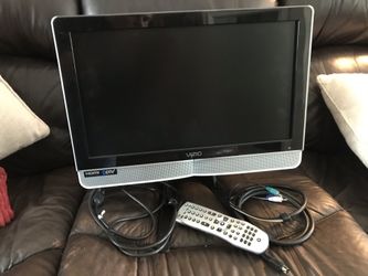 TV 20” Visio with stand and Controller and Cables