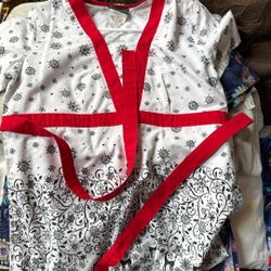 Snowflake/Christmas White Blackened, Red Scrub Top Size Medium
