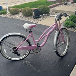 Schwinn. Roxie     LOCATION IS IN GRAYSLAKE 