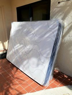 NEW QUEEN-SIZE MATTRESS AND BOX SPRING - 2PC