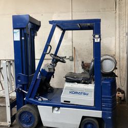 Komatsu Forklift 3000 LB CAP Compact Size