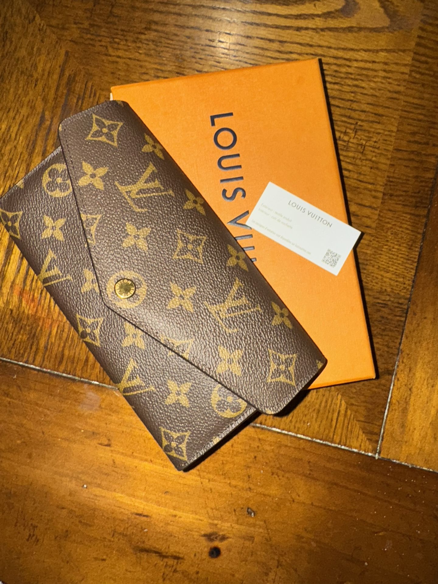 Authentic Louis Vuitton women’s Wallet With Box $250 OBO