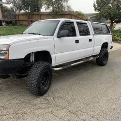 04 Duramaxx 152k  4x4 Regency Package Interior
