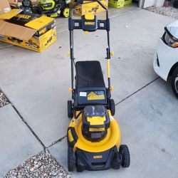 DEWALT 21.5 in. 20-Volt MAX Lithium-Ion Cordless Battery Walk Behind Push Mower