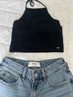 Hollister women’s black top