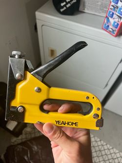 Manual staple gun