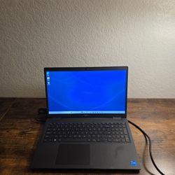 Dell Latitude 3520 11th Gen i5 Laptop 