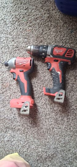 Milwaukee 1/4 in set with compact driver