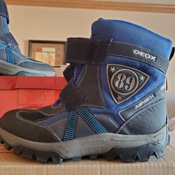 Snow boots, brand Geox size 7